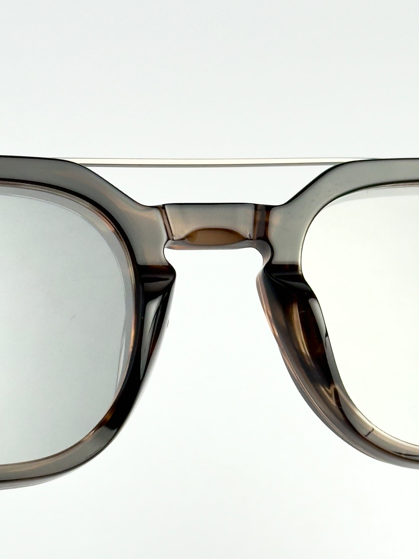 Gafas AUREA®️ 2 en 1 con clip magnético. estructura de titanio, Polarizadas y estilo Premium