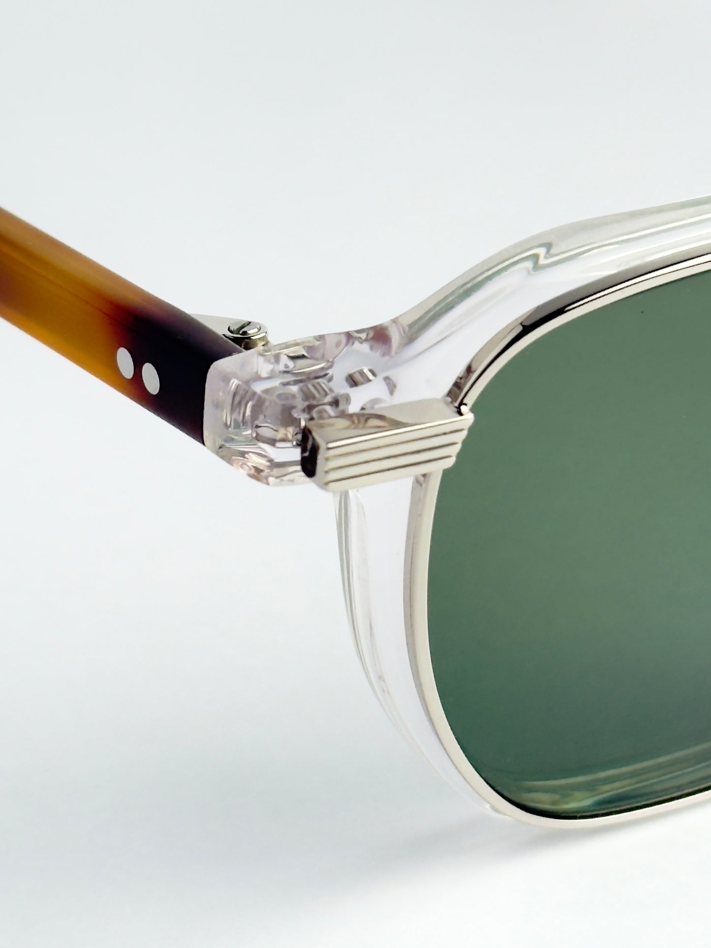 Gafas AUREA®️ 2 en 1 con clip magnético. estructura de titanio, Polarizadas y estilo Premium
