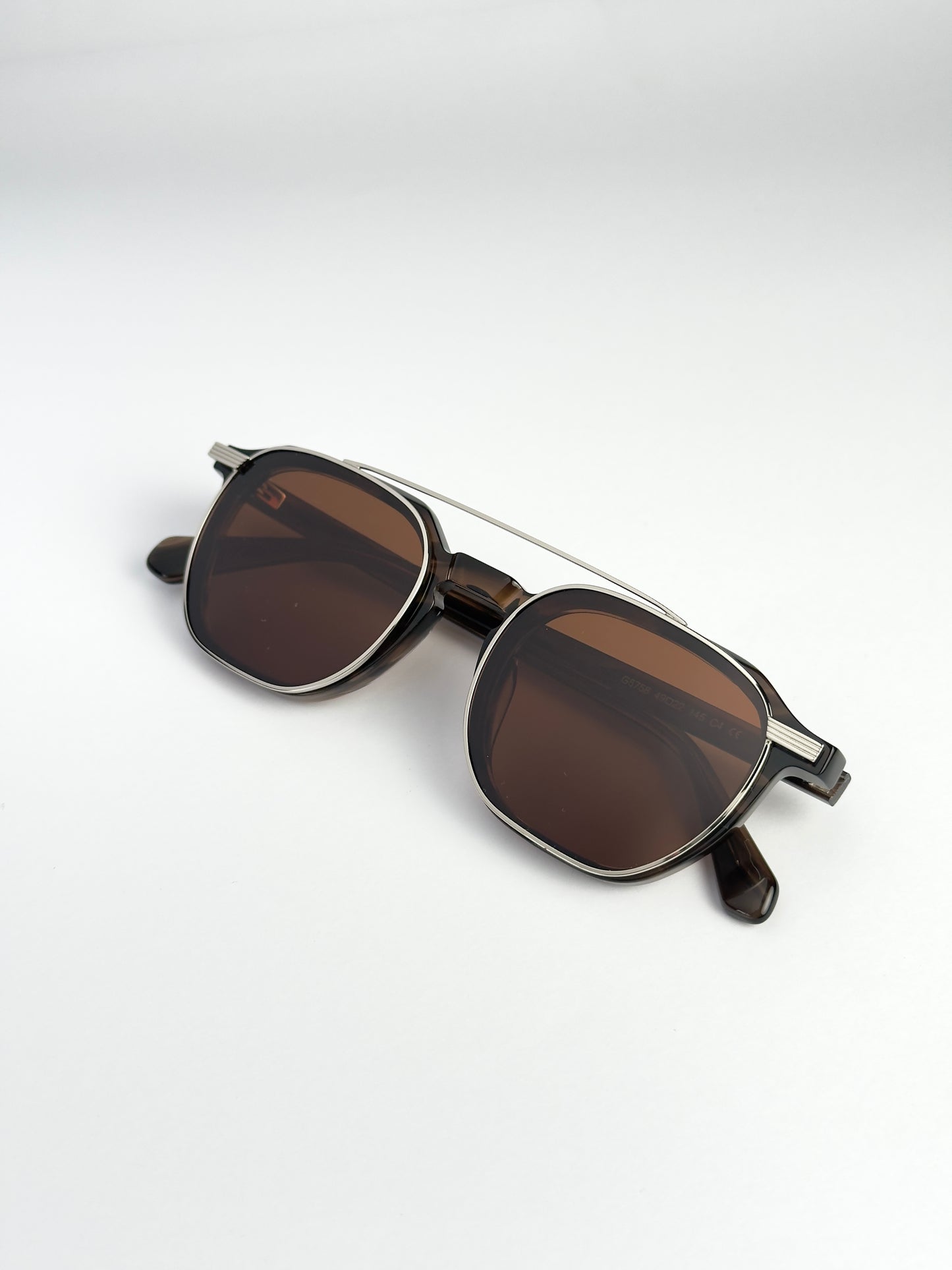 Gafas AUREA®️ 2 en 1 con clip magnético. estructura de titanio, Polarizadas y estilo Premium