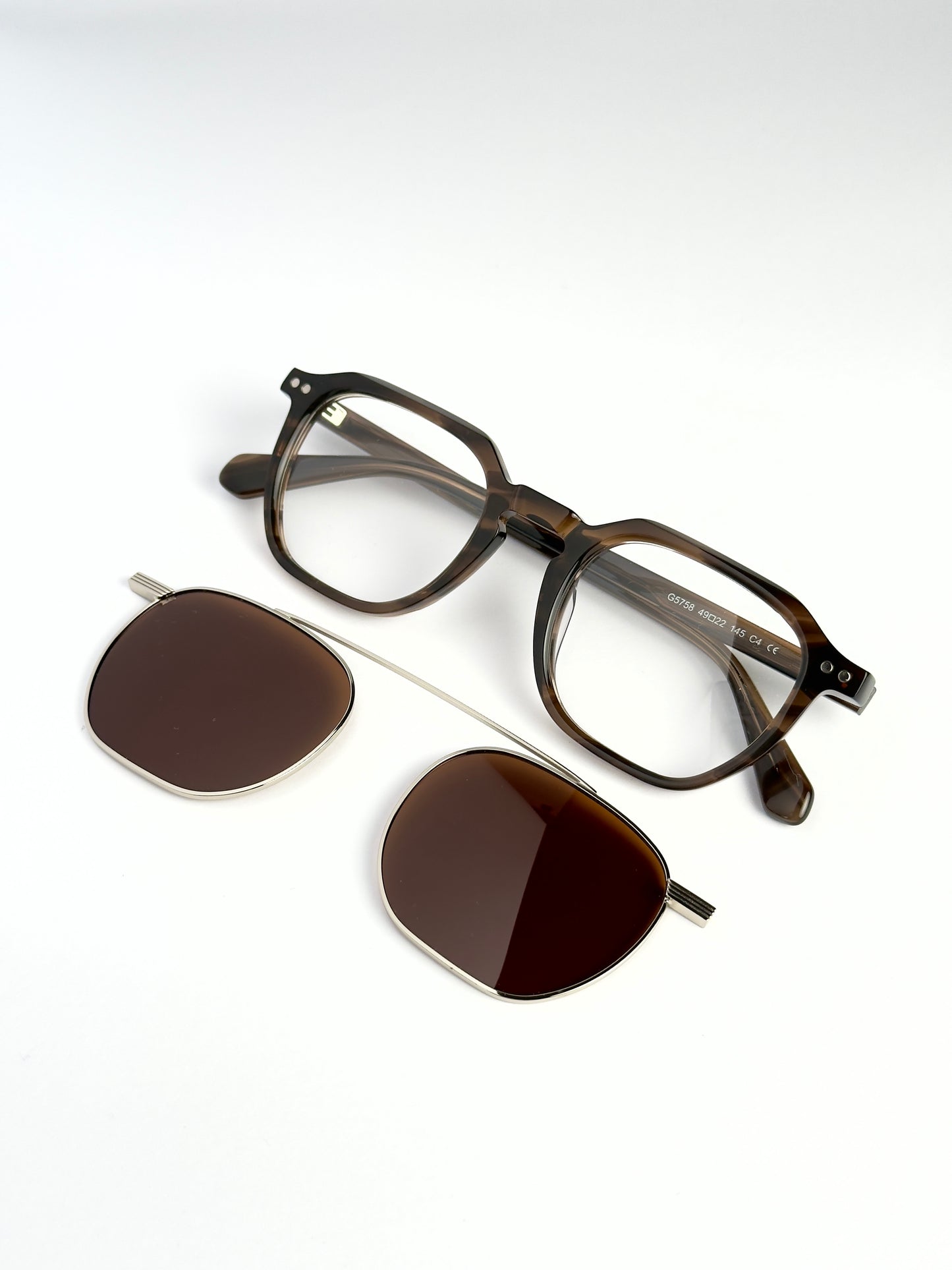 Gafas AUREA®️ 2 en 1 con clip magnético. estructura de titanio, Polarizadas y estilo Premium